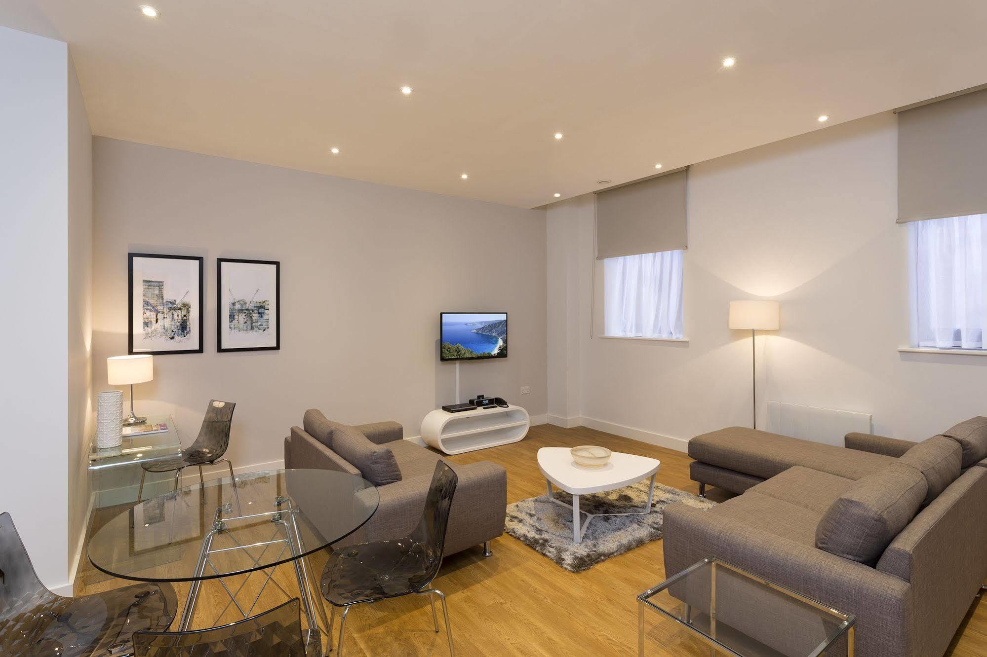 Hotel Cove Minshull Street 4*